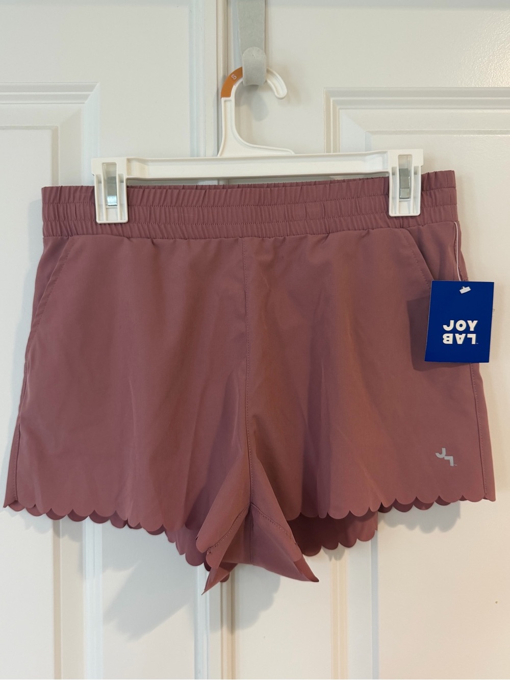 JoyLab Mauve Scalloped Hem Athletic Shorts